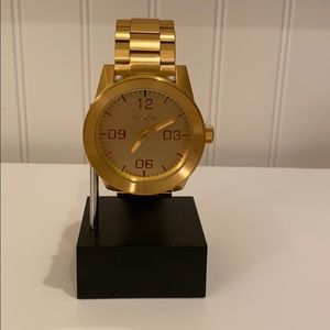 Nixon corporal SS all gold